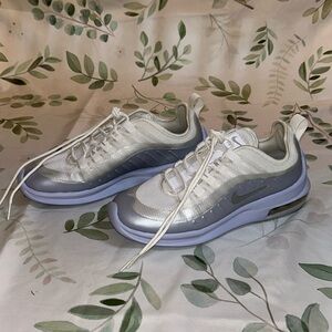 Women’s Nike Air Max Axis